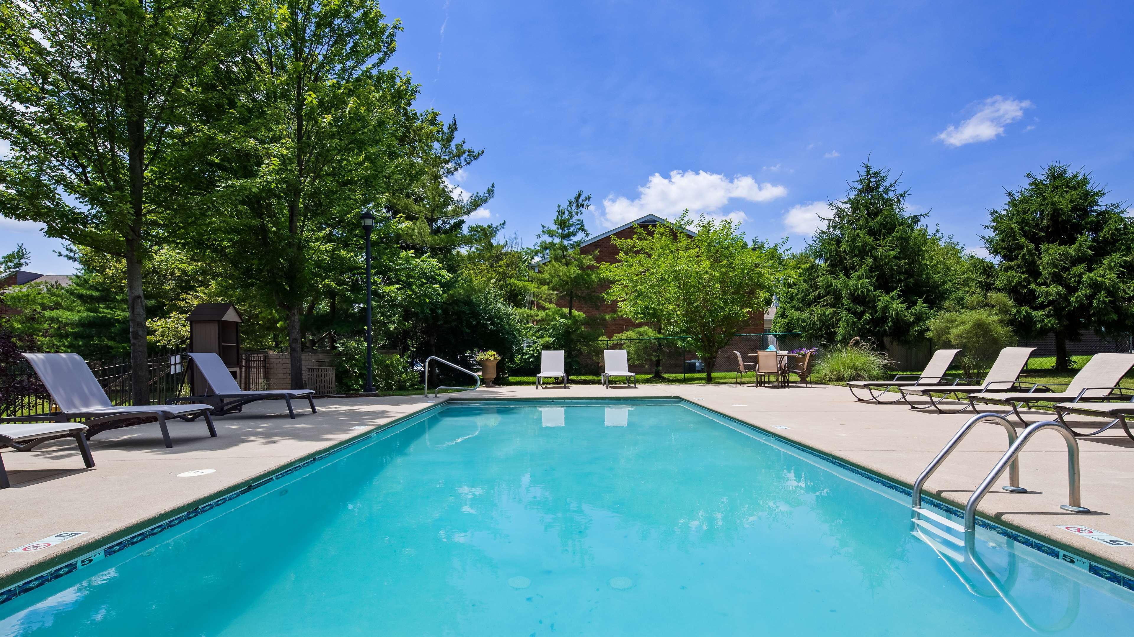 Best Western Plus Hannaford Inn & Suites Kenwood Exterior photo