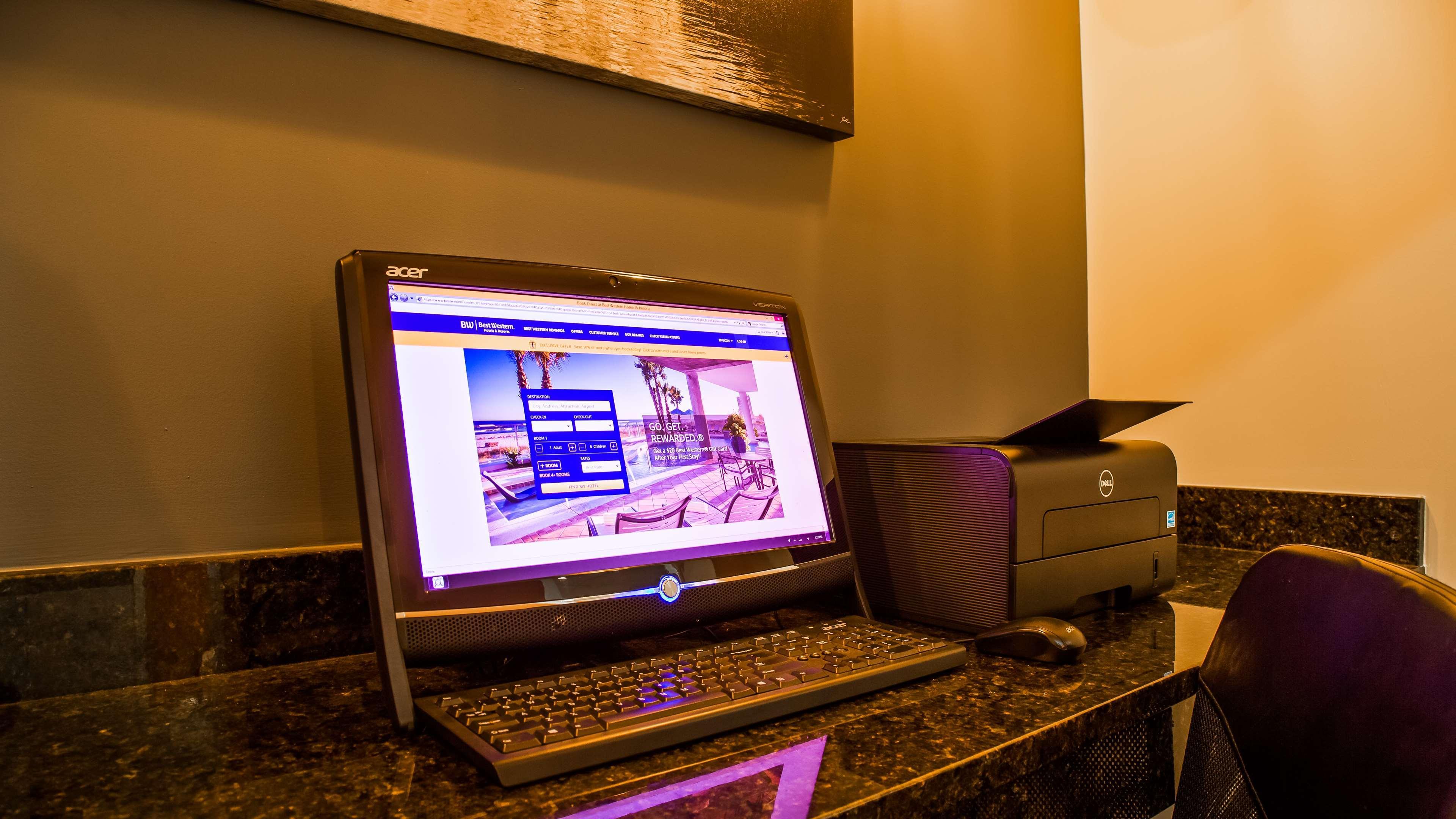 Best Western Plus Hannaford Inn & Suites Kenwood Exterior photo