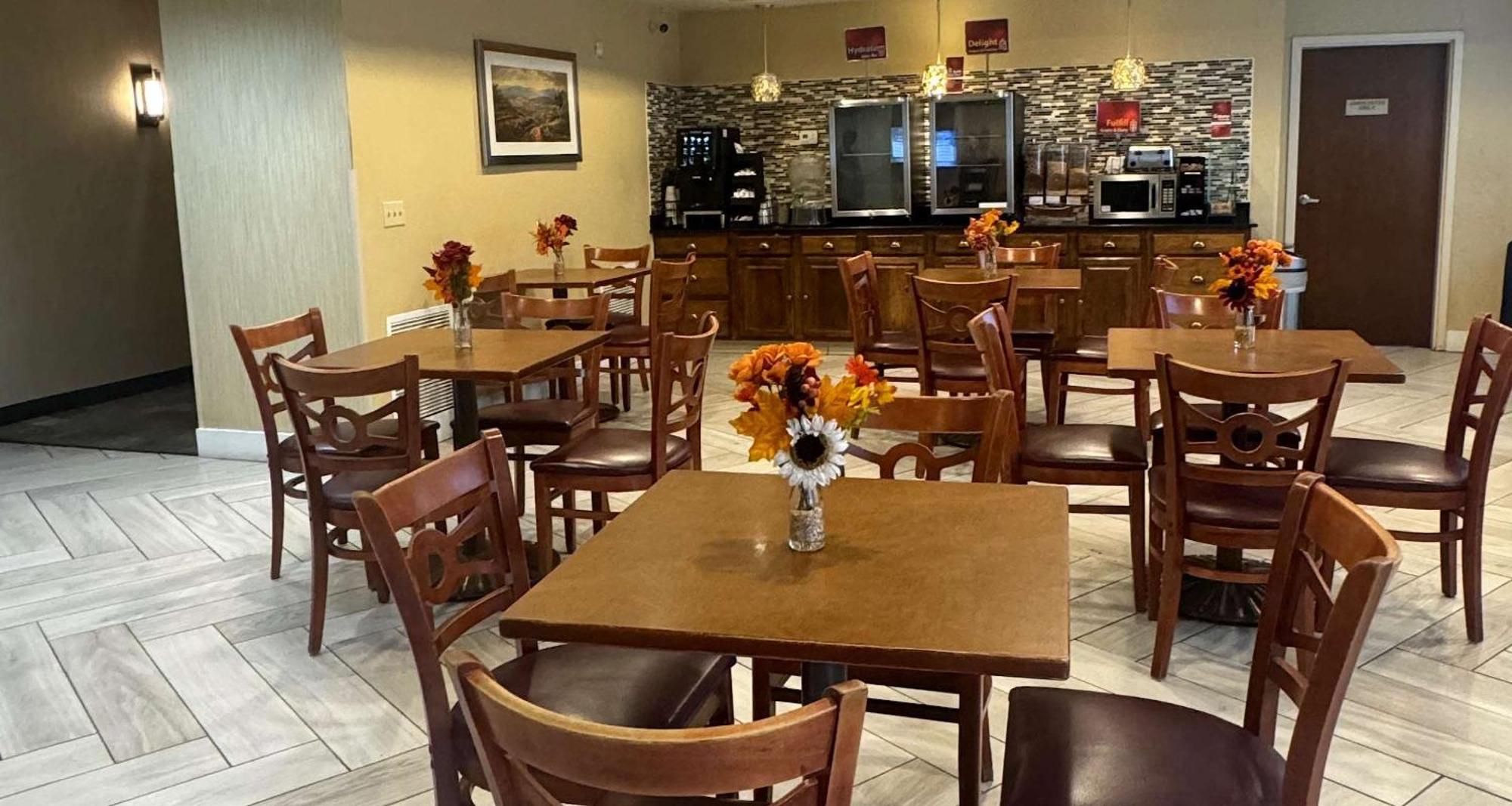 Best Western Plus Hannaford Inn & Suites Kenwood Exterior photo
