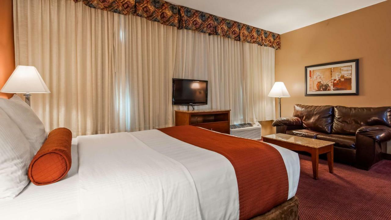 Best Western Plus Hannaford Inn & Suites Kenwood Exterior photo